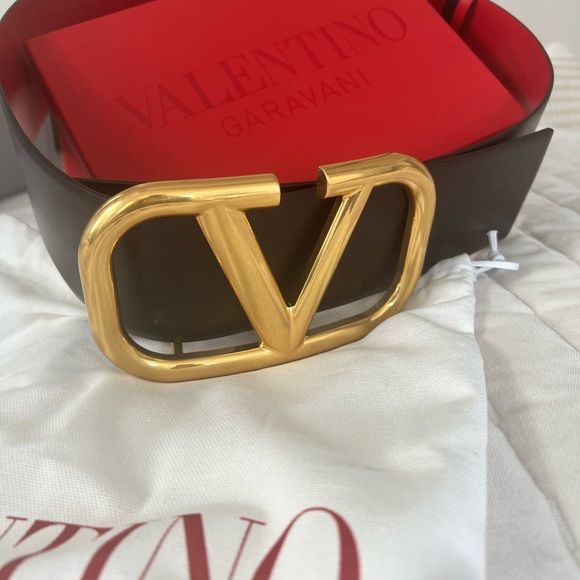Valentino Garavani reversible vlogo signature belt women 95mm. - Picture 3 of 7